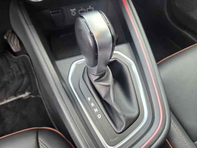 Renault CLIO 1.3 TCe Init. Paris Automaat NL 360 Camera Leder