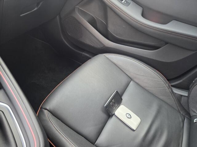 Renault CLIO 1.3 TCe Init. Paris Automaat NL 360 Camera Leder