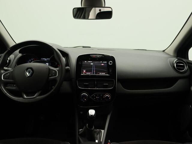 Renault CLIO TCe 90 Intens | Medianav multimedia met Apple CarPlay & Android Auto | Elektronisch geregelde airconditioning | Lichtmetalen wielen | Parkeersensoren | Metaalkleur |