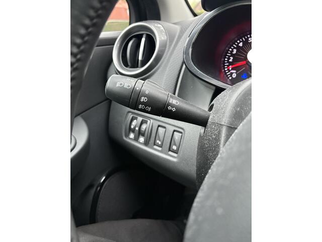 Renault CLIO 0.9 TCe Eco2 Limited Mooie complete auto met cruise controle en airco