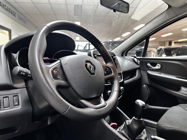 Renault CLIO 0.9 TCe Limited/ Apple + Android/ DAB+/ 16'' LMV/ Keyless/ Extra getint glas/ Navi/ Airco/ Cruise/ Elek. pakket/ Isofix/ Bluetooth/ Armsteun/ Multi. LEDER. Stuur/ Mistl./ PDC/ Chroom/ LED Dagrijverl.