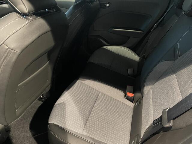 Renault CLIO 1.0 TCe 90 GPF techno / VOORRAAD ACTIE NIEUW! / INCL. 5 JAAR GARANTIE / OP=OP /