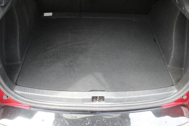 Renault CLIO Estate 0.9 TCe 90pk Limited | Navigatie | Trekhaak | Cruise control | Parkeersensoren