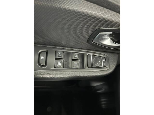 Renault CLIO 0.9 TCe Limited