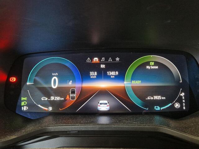 Renault CLIO 1.6 E-Tech Hybrid 145 Techno NAVIGATIE | ACHTERUITRIJCAMERA | PARKEERSENSOREN VOOR & ACHTER | CLIMATE CONTROL |