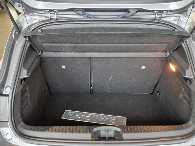 Renault CLIO 1.6 E-Tech Hybrid 145 Techno NAVIGATIE | ACHTERUITRIJCAMERA | PARKEERSENSOREN VOOR & ACHTER | CLIMATE CONTROL |