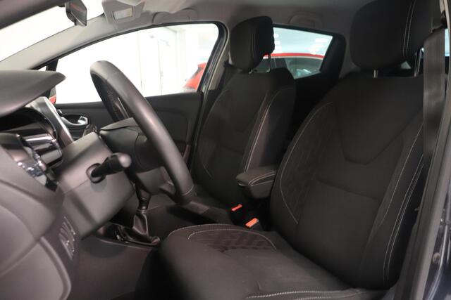 Renault CLIO 0.9 TCe Limited | Airco | Parkeersensoren | Navigatie | Key-less | Bluetooth | Lichtmetaal | Armsteun |