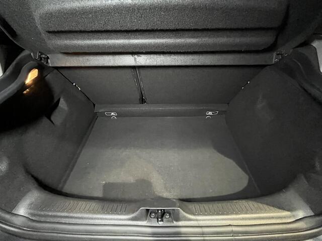 Renault CLIO 0.9 TCe Intens | Lichtmetalenvelgen 16" | metaalkleur |