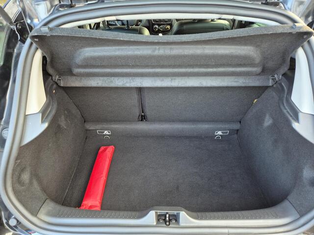 Renault CLIO 0.9 TCe Intens | Navigatie | Parkeersensoren | Stoelverwarming |