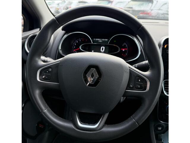 Renault CLIO 0.9 TCe Limited | ZEER NETTE STAAT | Trekhaak | Parkeersensoren | Airco | Navigatie | Cruise Control | DAB+ | 2 Sleutels | Armsteun |
