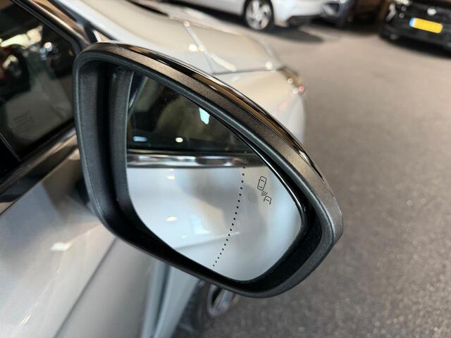 Renault CLIO 1.3 TCe Initiale Paris Navi|360|Leder|Keyless|Boseaudio