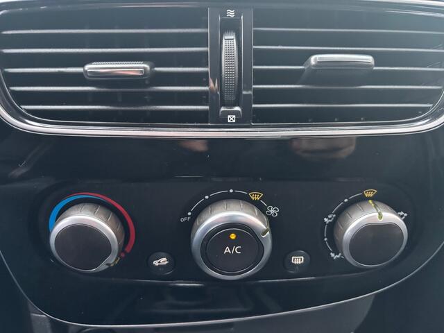 Renault CLIO 0.9 TCE LIMITED NAVI AIRCO PDC LMV