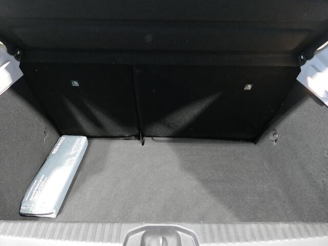 Renault CLIO 1.0 TCe Intens - Dealer onderhouden! - Navi - Sensor achter - Inklapbare spiegels - Allseasons