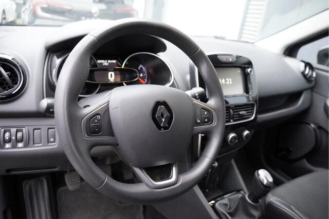 Renault CLIO Estate 0.9 TCe Zen BJ2017 Led | Pdc | Navi | Trekhaak | Airco | Cruise control | Extra getint glas
