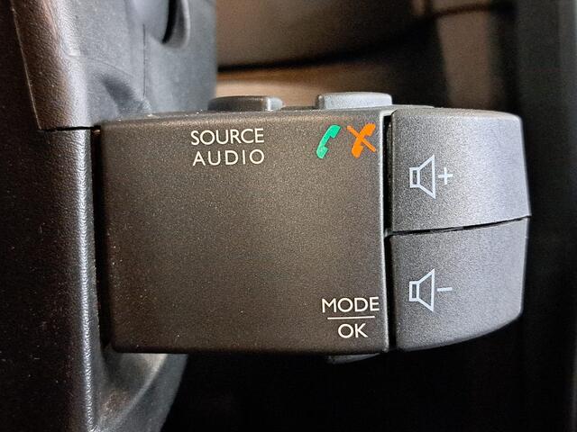 Renault CLIO 0.9 TCe Limited + NAVI