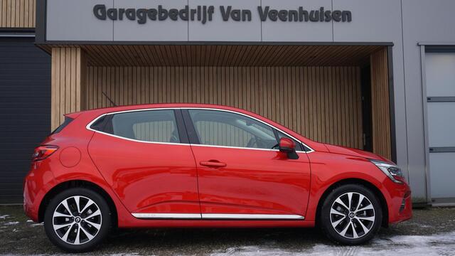 Renault CLIO 1.3 131PK TCe Automaat Intens 5Drs LED Navi Stoelverwarming A-Camera 16inch LM *NL auto* 37609km!
