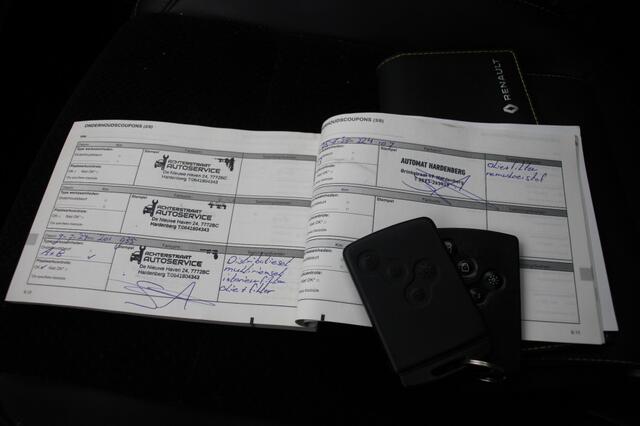 Renault CLIO 1.5 dCi Intens - Panorama, Camera, Half leer, Navi, LED, Stoelverw.