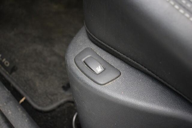 Renault CLIO 1.5 dCi Intens - Panorama, Camera, Half leer, Navi, LED, Stoelverw.