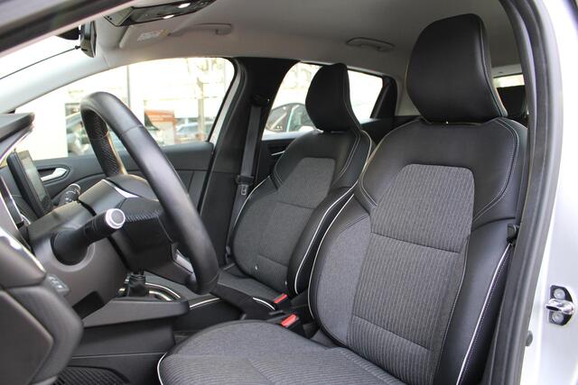 Renault CLIO 1.0 TCe Intens | Parkeersensoren achter |