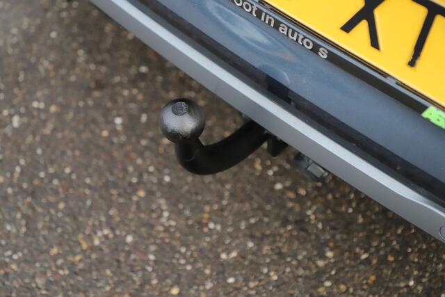 Renault CLIO 1.0 TCe R.S. Line Trekhaak 17 inch LMV BOSE Groot Navigatie Achteruitrijcamera Carplay Android Half Leder