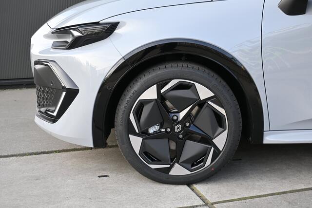 Renault CLIO esprit Alpine | Achteruitrijcamera | Elektronisch geregelde airconditioning | Grille in zwart met daarin verwerkt 113 Renault logo's