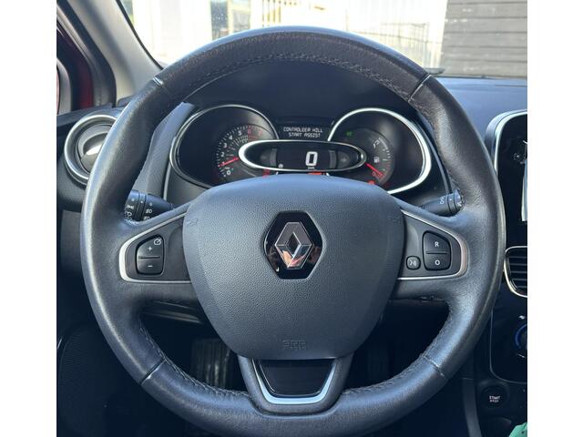 Renault CLIO Estate 0.9 TCe Limited 90PK | ZEER NETTE STAAT | NL Auto | Afneembare Trekhaak | Airco | Cruise Control | DAB+ | Armsteun | Lichtmetalen Velgen | Parkeersensoren | Navigatie | 2 Sleutels |