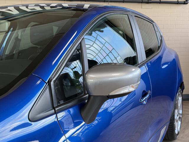 Renault CLIO 1.2 GT 120pk AUT | Navi | Bose | 17" | Led | PDC | Clima | Sportstoelen | Keurig netjes en goed onderhouden!