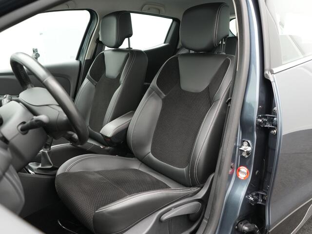 Renault CLIO TCe 90 Intens - RIJKLAARPRIJS - Uniek Lage Kilometerstand! - Cruise Control - Dealeronderhouden