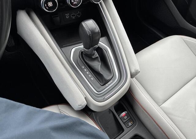 Renault CLIO 1.6 E-Tech Hybrid 140 Initiale Paris