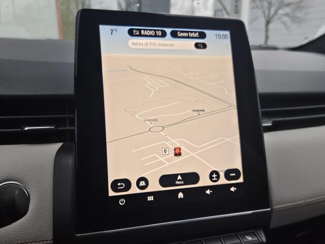 Renault CLIO E-Tech Hybrid 140PK Initiale Paris / BOSE Premium Audio / Lederen Bekleding / Stoel & Stuurverwarming / Apple Carplay & Android Auto / All Season Banden / Trekhaak / Navigatie / Achteruitrijcamera /