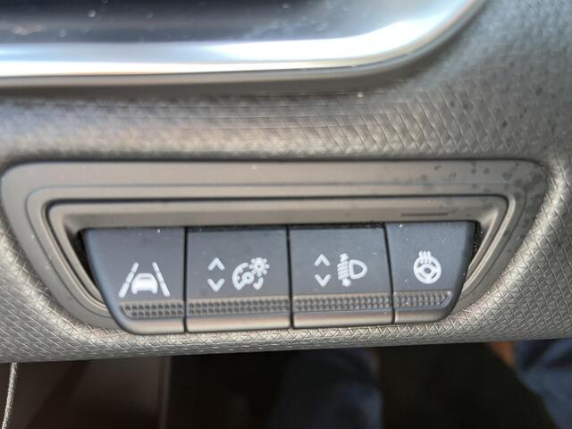 Renault CLIO 1.6 E-Tech Hybrid 140 Intens