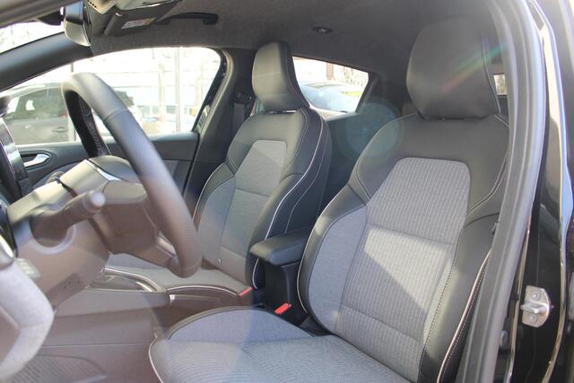 Renault CLIO 1.6 E-Tech Full Hybrid 145 techno | Stoel en stuurverwarming | Navigatie pakket | Climate control