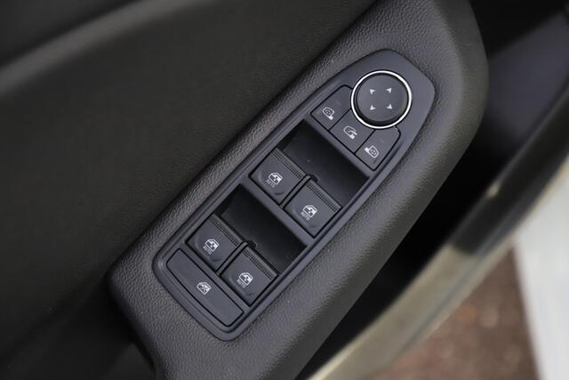 Renault CLIO 1.0 TCe Intens Half Leder LED 16 inch LMV Keyless Navigatie Achteruitrijcamera Sfeerverlichting Carplay Android PDC