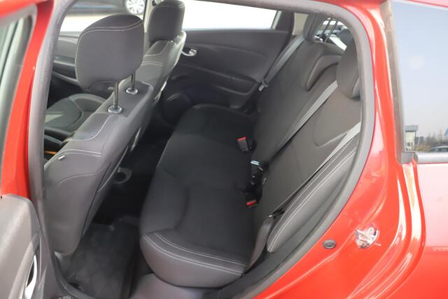 Renault CLIO 0.9 TCe Zen Navigatie Bluetooth Airco Cruise Control Parkeersensor Parelmoer Rood Metallic