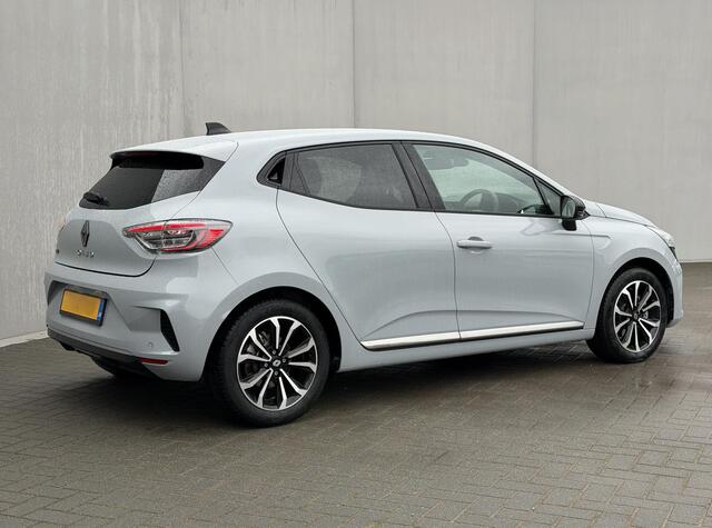 Renault CLIO 1.6 E-Tech Full Hybrid 145 techno / Fabrieksgarantie tot 4-2027 / Navigatie / 360 Camera / Stoelverwarming / Stuurwiel Verwarming / DAB / All Season Banden /