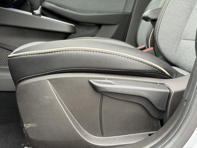 Renault CLIO 1.6 E-Tech Full Hybrid 145 techno / Fabrieksgarantie tot 4-2027 / Navigatie / 360 Camera / Stoelverwarming / Stuurwiel Verwarming / DAB / All Season Banden /