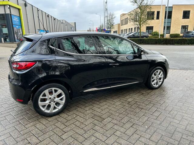 Renault CLIO 0.9 TCe 90pk Limited / Navigatie / Parkeersensoren