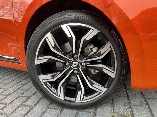 Renault CLIO 1.6 E-Tech Hybrid 140 Intens / CLIMATE CONTROL / PDC + CAMERA / APPLE & ANDROID CARPLAY / 17" INCH VELGEN /