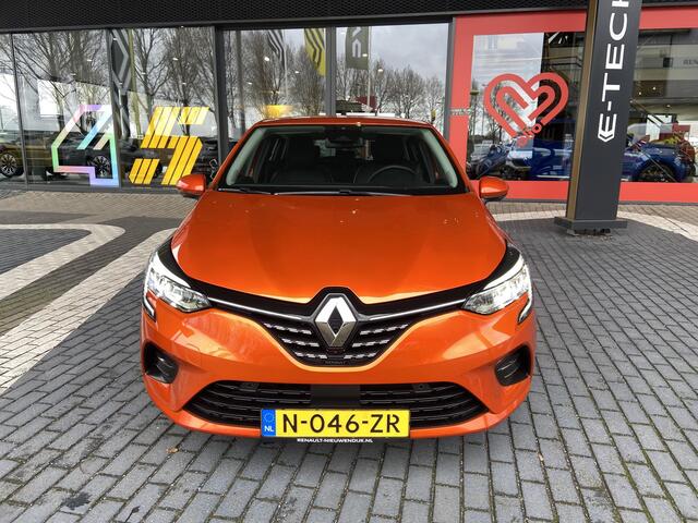Renault CLIO 1.6 E-Tech Hybrid 140 Intens / CLIMATE CONTROL / PDC + CAMERA / APPLE & ANDROID CARPLAY / 17" INCH VELGEN /