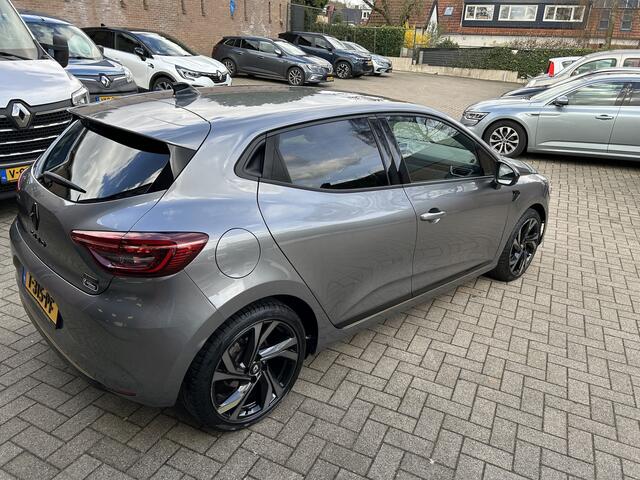 Renault CLIO 1.6 E-Tech Hybrid 145 E-Tech Engineered