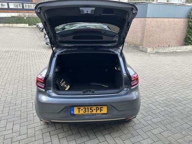 Renault CLIO 1.6 E-Tech Hybrid 145 E-Tech Engineered