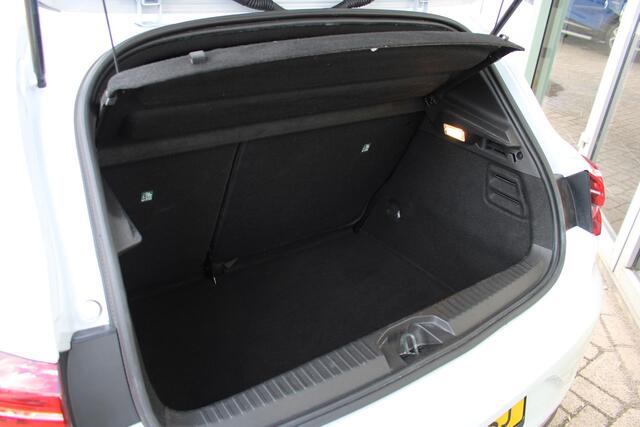 Renault CLIO 1.0 TCe 90 Techno | Airco | Achteruitrijcamera | Parkeersensoren Voor+Achter |