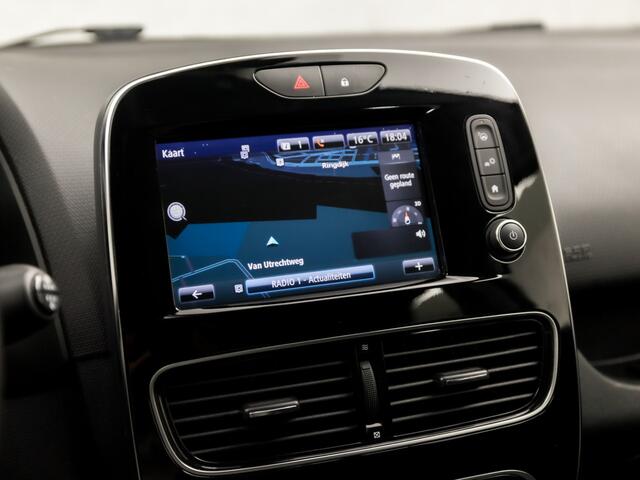 Renault CLIO 0.9 TCe Intens Sport (NAVIGATIE, CLIMATE, LEDER/ALCANTARA, CAMERA, SPORTSTOELEN, LED KOPLAMPEN, CRUISE, LM VELGEN, NIEUWSTAAT)