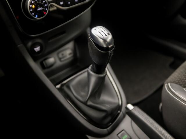 Renault CLIO 0.9 TCe Intens Sport (NAVIGATIE, CLIMATE, LEDER/ALCANTARA, CAMERA, SPORTSTOELEN, LED KOPLAMPEN, CRUISE, LM VELGEN, NIEUWSTAAT)