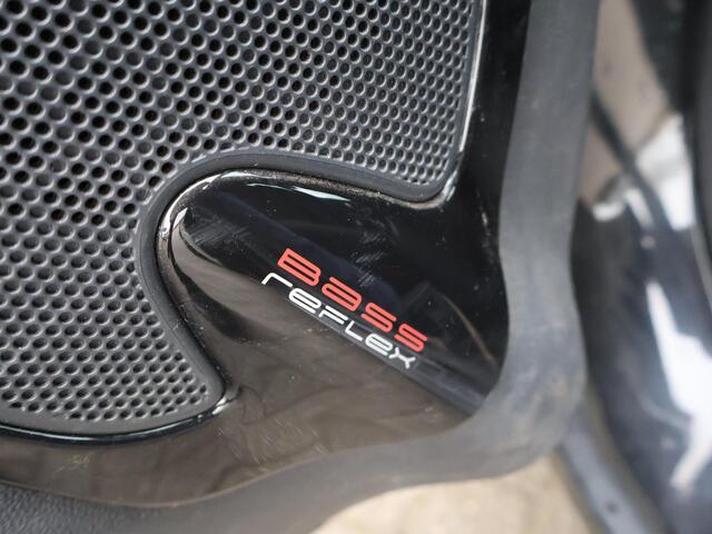 Renault CLIO 0.9 TCe LIMITED HATCHBACK + NAVIGATIE | LMV | BASS REFLEX AUDIO | CRUISE CONTROL