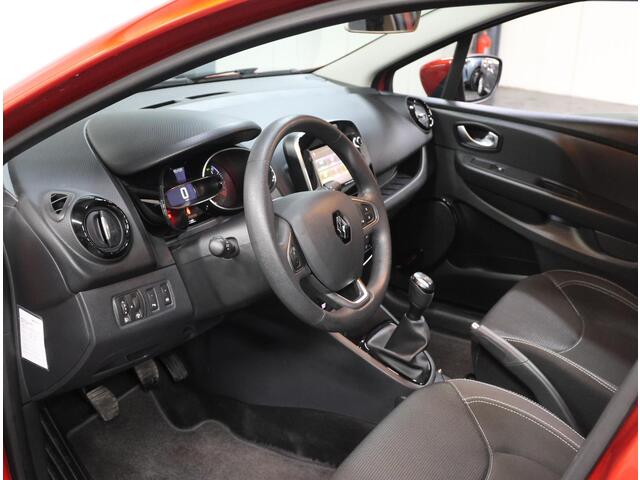 Renault CLIO 90PK TCe Zen | 2de eigenaar | Keyless | Radio/DAB | Bluetooth | Navigatie | LED | Climate Control | Isofix | Parkeersensoren | Start/stop systeem | All Season Banden | NL AUTO! |