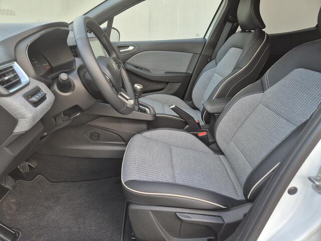 Renault CLIO 1.0 TCe 90 Techno Handgeschakeld / Pack winter / Draadloze telefoon lader / Keyless Entry/Start / Achteruitrijcamera / Stuur-, en Stoel verwarming / Climate control / Apple Carplay Android Auto /