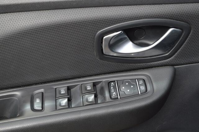 Renault CLIO Estate 0.9 TCe Intens, Trekhaak, Navigatie, Cruise controle