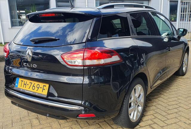 Renault CLIO Estate 0.9 TCe Limited 90PK | Nette Staat | NL AUTO | NIEUWE APK | Airco | Parkeersensoren | Navigatie | Cruise Control | Armsteun | Keyless Entry | Keyless Start | Lederen Stuurwiel | Led dagrijverlichting | Lichtmetalen Velgen | Mistlampen |