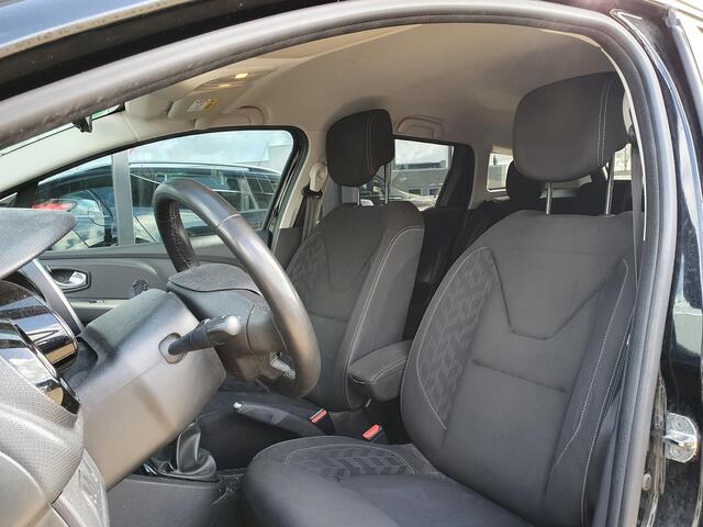 Renault CLIO Estate 0.9 TCe Limited 90PK | Nette Staat | NL AUTO | NIEUWE APK | Airco | Parkeersensoren | Navigatie | Cruise Control | Armsteun | Keyless Entry | Keyless Start | Lederen Stuurwiel | Led dagrijverlichting | Lichtmetalen Velgen | Mistlampen |